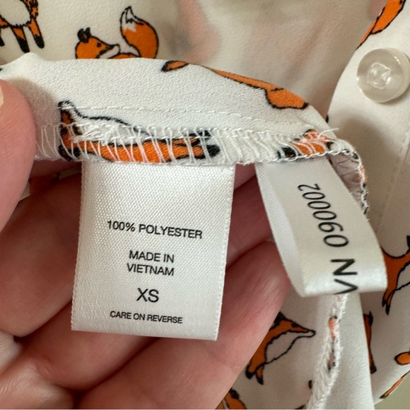 Soho New York&Co Fox Print Sleeveless Button Up Tank Size XS - Picture 6 of 7